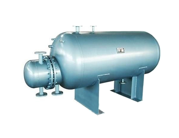 <b>容積式換熱器是利用冷、熱流體交替流經(jīng)蓄熱室中的蓄熱體（填料）表面，從而進(jìn)行熱量交換的換熱器，間壁容積式換熱器的冷、熱流體被固體間壁隔開(kāi)，并通過(guò)間壁進(jìn)行熱量交換的換熱器，因此又稱(chēng)表面式換熱器。</b>