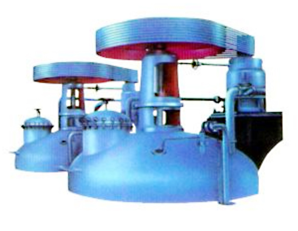 <b>我廠(chǎng)設計的 發(fā)酵罐 為標準式罐型，這種罐型當公稱(chēng)容積在6M3以下時(shí)罐采用夾套式。發(fā)酵氣的冷卻或加熱，均由夾套來(lái)完成。公稱(chēng)容積為6M3以上時(shí)，發(fā)酵氣的冷卻由立式排管來(lái)?yè)?，?/b>